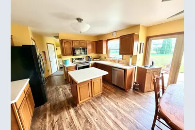 N164W20980  Glen Brooke Dr, Jackson, WI 53037 - Photo 4