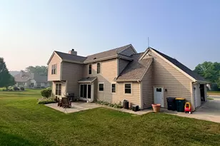 N164W20980 Glen Brooke Dr, Jackson, WI 53037 - Photo 2