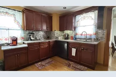 3167 S 84th St, Milwaukee, WI 53227 - Photo 8