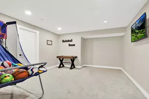 7917 Creek View Ln, Racine, WI 53406 - Photo 40