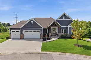 7917 Creek View Ln, Racine, WI 53406 - Photo 6