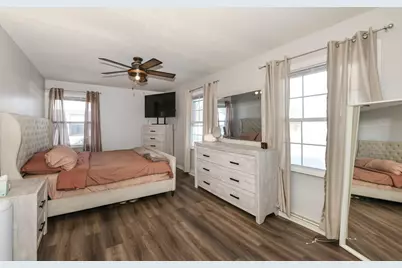 3301 W Parnell Ave, Milwaukee, WI 53221 - Photo 14