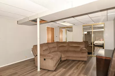 3301 W Parnell Ave, Milwaukee, WI 53221 - Photo 22