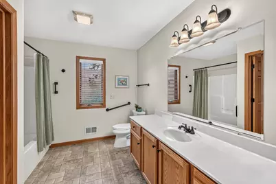 626 W Prospect St, Hartford, WI 53027 - Photo 10