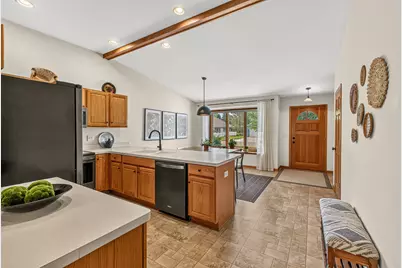 626 W Prospect St, Hartford, WI 53027 - Photo 2