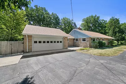 S78W20783  Hillendale Dr, Muskego, WI 53150 - Photo 2