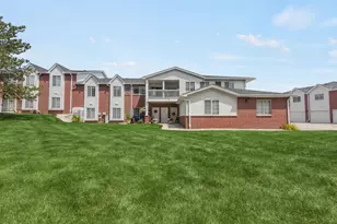 8581 Lexington Pl, Pleasant Prairie, WI 53158 - Photo 2