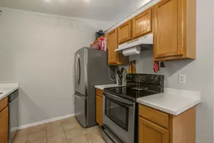 8581 Lexington Pl, Pleasant Prairie, WI 53158 - Photo 10