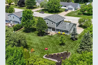 3269 E Carollton Dr, Oak Creek, WI 53154 - Photo 4