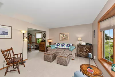 3269 E Carollton Dr, Oak Creek, WI 53154 - Photo 10