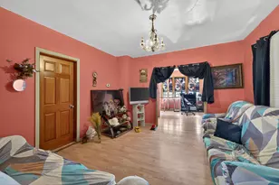 2553 S 12th St, Milwaukee, WI 53215 - Photo 8