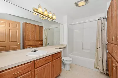 6235 S Creekside Dr #21, Cudahy, WI 53110 - Photo 16