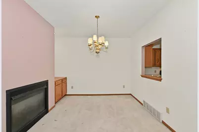 6235 S Creekside Dr #21, Cudahy, WI 53110 - Photo 8