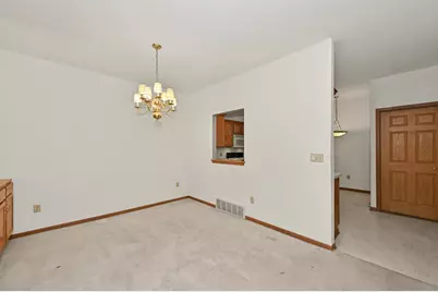 6235 S Creekside Dr #21, Cudahy, WI 53110 - Photo 6