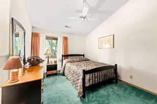 374 Park Hill Dr, Pewaukee, WI 53072 - Photo 18