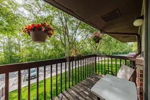 374 Park Hill Dr, Pewaukee, WI 53072 - Photo 2