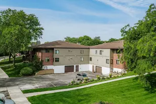 374 Park Hill Dr, Pewaukee, WI 53072 - Photo 20
