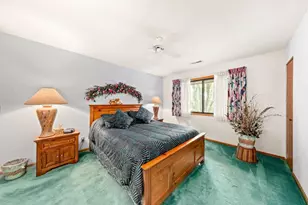 374 Park Hill Dr, Pewaukee, WI 53072 - Photo 14