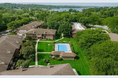 374  Park Hill Dr #E, Pewaukee, WI 53072 - Photo 22