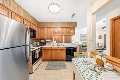 374  Park Hill Dr #E, Pewaukee, WI 53072 - Photo 6