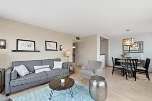 1707 N Prospect Ave, Milwaukee, WI 53202 - Photo 6
