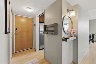 1707 N Prospect Ave, Milwaukee, WI 53202 - Photo 2