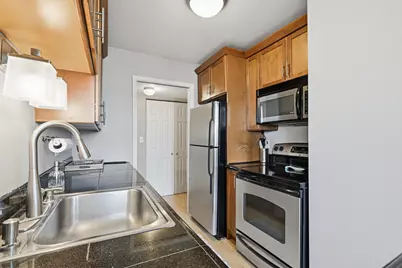 1707 N Prospect Ave #6C, Milwaukee, WI 53202 - Photo 10