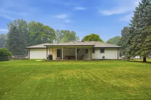N52W15412 El Rio Dr, Menomonee Falls, WI 53051 - Photo 26