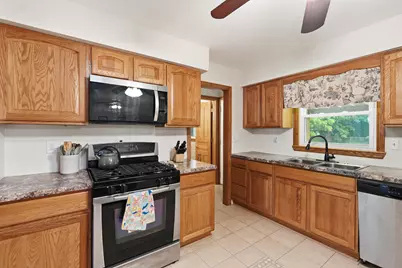 N52W15412  El Rio Dr, Menomonee Falls, WI 53051 - Photo 10