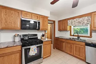 N52W15412 El Rio Dr, Menomonee Falls, WI 53051 - Photo 10