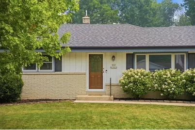 N52W15412  El Rio Dr, Menomonee Falls, WI 53051 - Photo 4