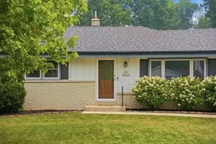 N52W15412 El Rio Dr, Menomonee Falls, WI 53051 - Photo 4
