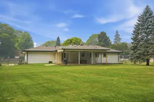 N52W15412 El Rio Dr, Menomonee Falls, WI 53051 - Photo 2