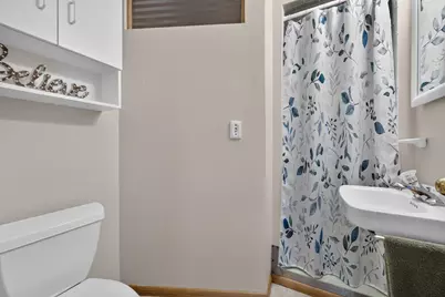 1217  Fariway Dr, Racine, WI 53405 - Photo 14