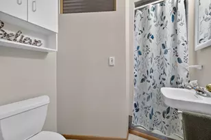 1217 Fariway Dr, Racine, WI 53405 - Photo 14