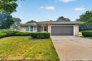 1217 Fariway Dr, Racine, WI 53405 - Photo 2