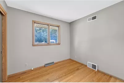 1217  Fariway Dr, Racine, WI 53405 - Photo 10