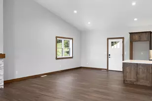 407 McCormick Pl, Chaseburg, WI 54621 - Photo 8