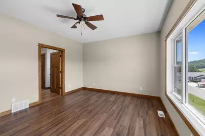 407  McCormick Pl, Chaseburg, WI 54621 - Photo 12