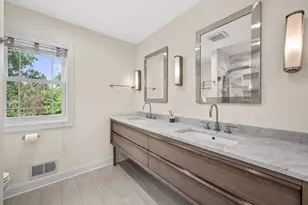11912 N Lantern Ln, Mequon, WI 53092 - Photo 18
