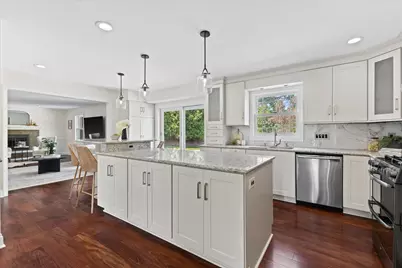11912 N Lantern Ln, Mequon, WI 53092 - Photo 10