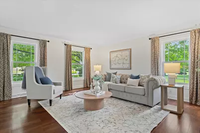 11912 N Lantern Ln, Mequon, WI 53092 - Photo 4