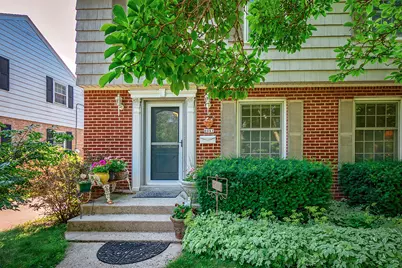 6041 N Santa Monica Blvd, Whitefish Bay, WI 53217 - Photo 2