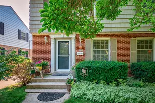 6041 N Santa Monica Blvd, Whitefish Bay, WI 53217 - Photo 2