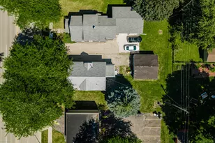 34 W Scott St, Fond du Lac, WI 53935 - Photo 2