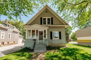 34 W Scott St, Fond du Lac, WI 54937 - Photo 1