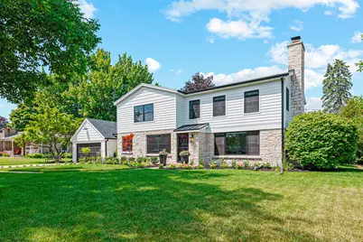 7137 N Santa Monica Blvd, Fox Point, WI 53217 - Photo 4