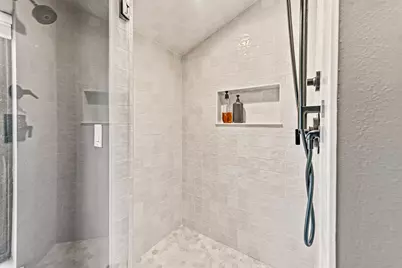 7137 N Santa Monica Blvd, Fox Point, WI 53217 - Photo 46