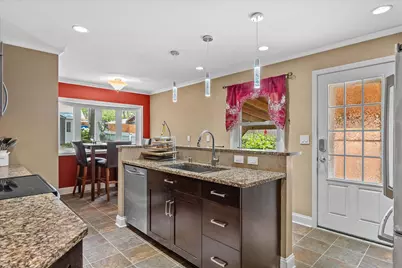 4628 W Fillmore Dr, Milwaukee, WI 53219 - Photo 10