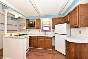 152 Wilson Ave, Waukesha, WI 53186 - Photo 4